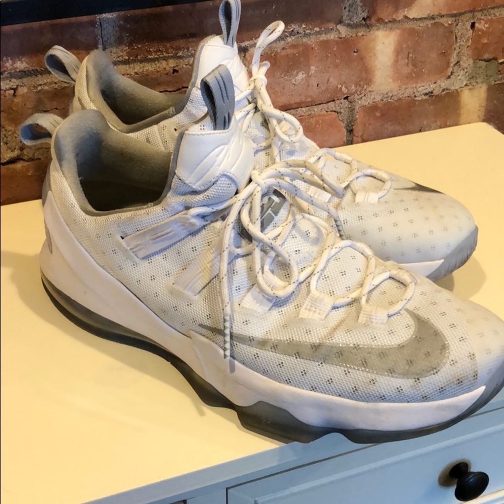 Lebron 13 Low Metallic Silver men’s size 14